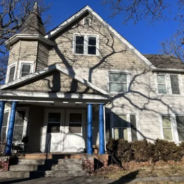 Forest Ave Historic Rutledge home 8 beds close to everything in the metro.