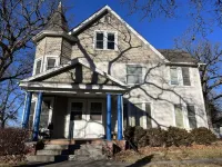 Forest Ave Historic Rutledge home 8 beds close to everything in the metro.