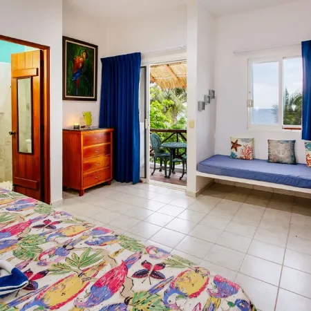 Spacious Beachside Villa with Gourmet Cook, Pool, WiFi – Large Sandy Clean Beach