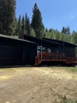 Cozy Timber Cabin 13 miles to Yellowstone National Park!