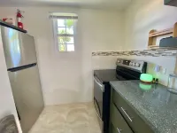 Cozy Gombey Cottage