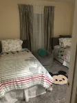 3 Bedroom/2 Bathroom Home with Enclosed Porch (Sleeps 5-6)