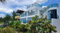 Oceanfront/Gated In-Ground Private Salt Water Pool/6 Bedroom; Luxury Paradise!