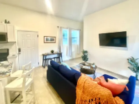 No Chores! 2 BD 2 BA in the heart of Havensight サウスサイドのホテル