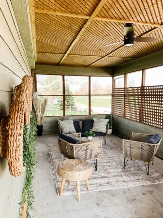 Short Drive to Point Pelee! Forget Your Worries in This Spacious & Serene Space Отели в г. Лимингтон