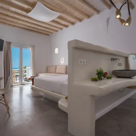 Flaskos Suites