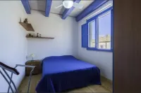 Villa Oliana: Elegant Oasis with Garden and Relaxation in Marina di Ragusa