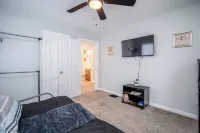 Cozy 2-bedroom house in welcoming Dayton with WiFi Hotel in zona Holbrooke Plaza
