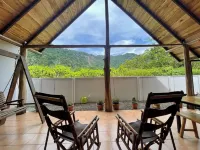Quiet Mountain Home, 20-minute drive to Playa Dominical