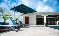 Villa with pool near the beach