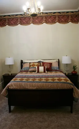 Apt. G above G Gallery & Glass Studio in a beautiful 1890 historic building