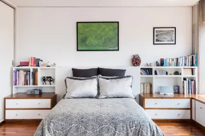 Loft in fifth floor with great views to green and the city and a roof garden too Hotels in 