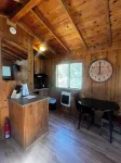 Secluded Nature Escape, Pet Friendly with WiFi in Three Rivers
