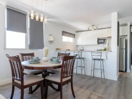 Bright and Sunny 2-bedroom apartment with free parking in the heart of Condado.