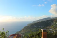 Achada Hillside & Ocean View Apartment with Free WIFI in Arco da Calheta