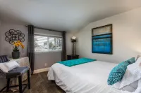 Modern Newbury Park Home| Netflix| Quiet| Safe| Meticulously Clean