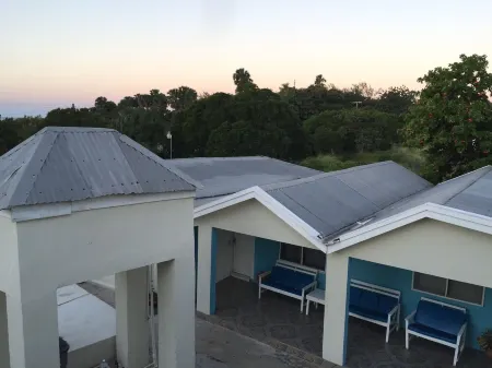 "Main House at Shakespeare Cottage" Отели рядом с достопримечательностью «Treasure Beach»