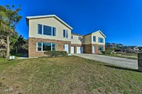 1 Ocean Fun Emerald Isle Apt, Steps to Beaches! - parking