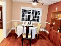 STEPS TO BEACH & WALK TO SHOPPING, DINING, WATER SPORTS & ENTERTAINMENT