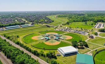 Relax in Style at Our Missouri City Getaway