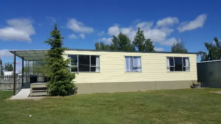 High Country Motel & Backpackers