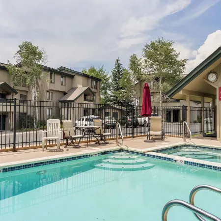Promontory 6 3 Bedroom Townhouse by RedAwning
