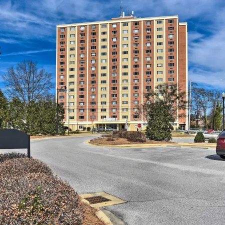 Ideally Located Studio w/ Off-street Parking!
