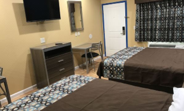 Deluxe Inn & Suites - Baytown