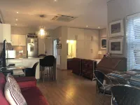 Navona Constantia Guest Cottage - 발코니
