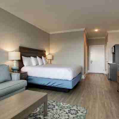 Islander Hotel & Resort Rooms