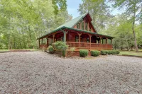 Blue Ridge Cabin Rental w/ Hot Tub & Creek Access! - 3-Star