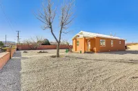 3 Mi to Elephant Butte Lake: Cozy Retreat!