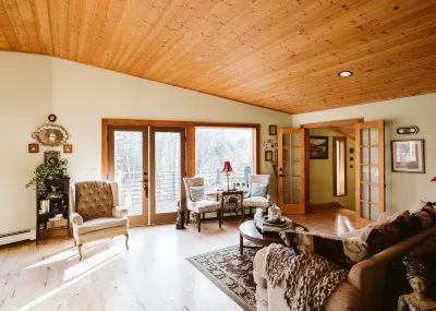 Maria's Creekside B&B Hotels in 