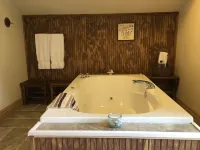 Oak Valley Inn and Suites Hotels in Geneseo