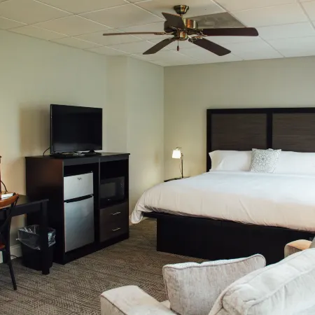 Country Squire Inn and Suites