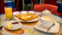 Flying Dog Hostel - Hostels