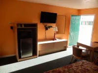 Townsman Motel - Motels