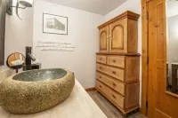 Studio Efficiency Unit with Balcony over Mountaineer Square 1 Bedroom Condo - No Cleaning Fee! Hotels in Mount Crested Butte