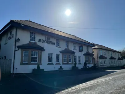 The Moorings Hotel فنادق في North Lodge
