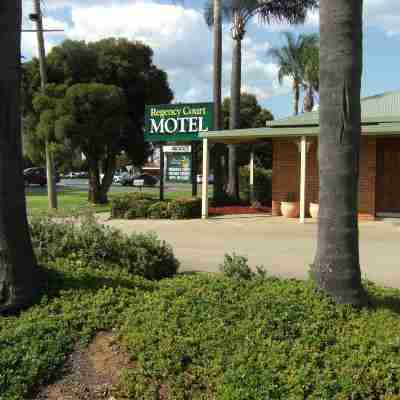 Regency Court Motel Hotel Exterior