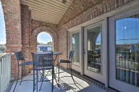 1/2 Mi to Riverwalk! Historic Dtwn Southport Condo - ビーチサイド