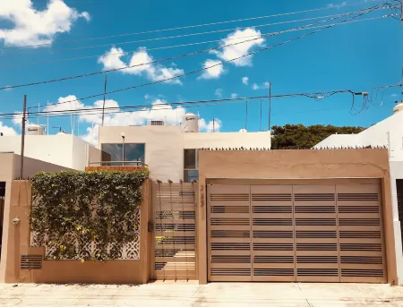 Habitación Independiente Al Norte de Mérida Отели в г. Чолуль