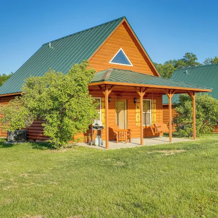 Lakefront Columbia Cabin w/ Porch & Shared Dock