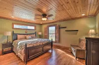Clarkesville Ranch Cabin w/ Screened-in Porch! - parking