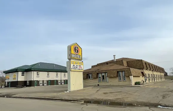 圈之圓6號汽車旅館