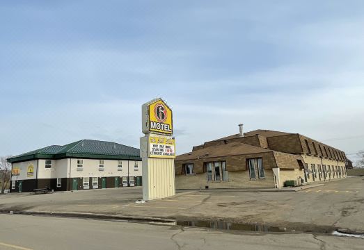 5. 서클 6 모텔..