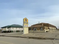 Circle 6 Motel Hotels in Weyburn