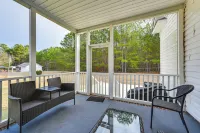 9 Mi to Dtwn: Greenville Home w/ Screened Patio! - 3-Star