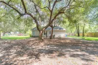 Pet-Friendly Darien Vacation Rental w/ Patio! - 3-Sterne