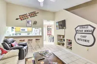 ทาวน์โฮม Tallahassee 4 ไมล์ทางไปยัง College Town! - ที่มีบาร์